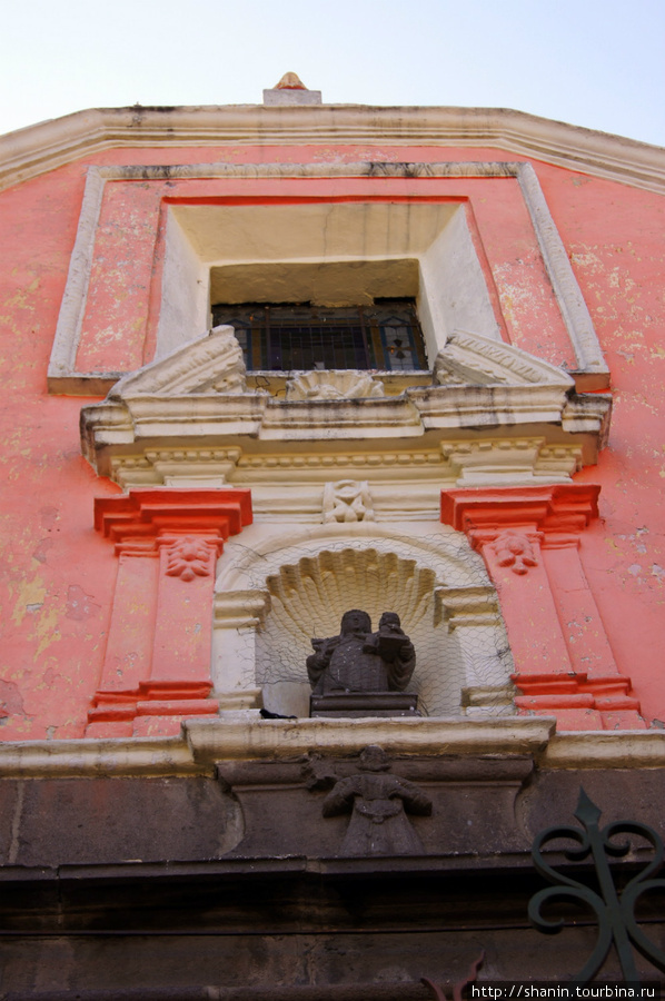 Розовая церковь — церковь Святой Розы Лимской Пуэбла, Мексика