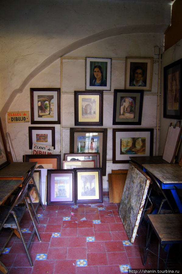 В мастерской художника в Пуэбле Пуэбла, Мексика