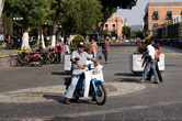 На центральной площади Пуэблы мотоциклисты тоже встречаются