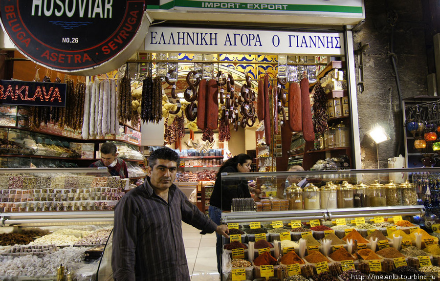 Греческая лавка на египетском рынке Стамбул, Турция