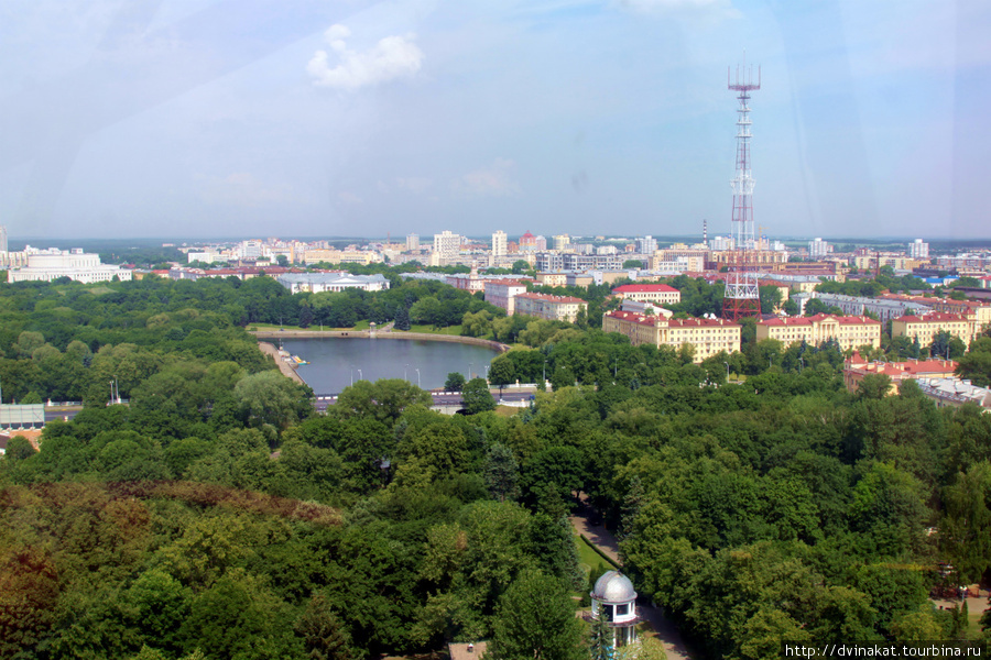 Вид сверху на зеленый город Беларусь