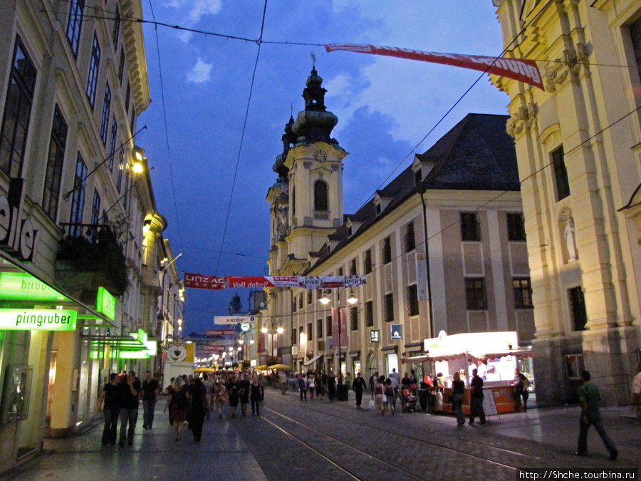 Улица Landstrasse — центральная улица города Линц, Австрия