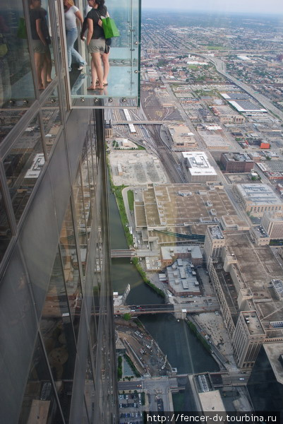 На самом высоком здании Америки Чикаго, CША
