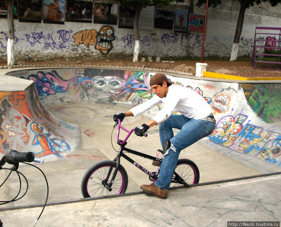 Уличные спортивные игры в Пуэбле Пуэбла, Мексика