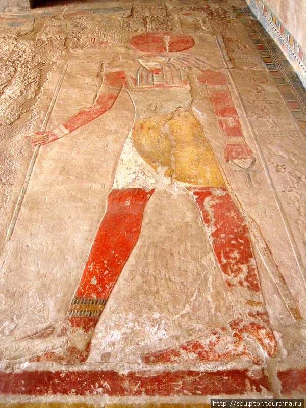 Цвет в храме Хатшепсут Луксор, Египет