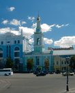 здание бывшего Синайского подворья, ныне занимаемое управлением Нацбанка по Киеву и области, которое в 1995 году воссоздало монастырскую колокольню