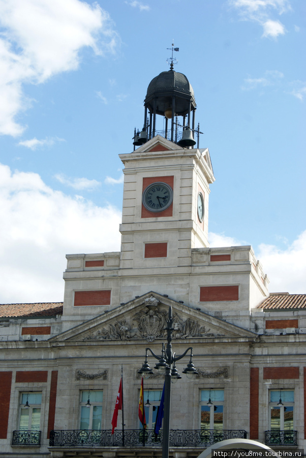 часы на башенке Мадрид, Испания