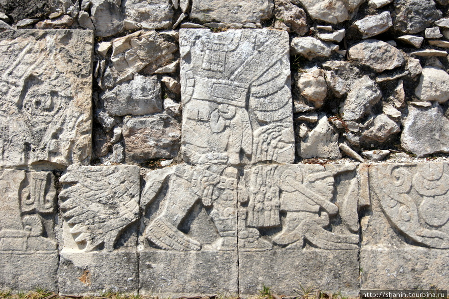 Рисунки на камне, Большое поле для игры в мяч, Чичен-Ица Чичен-Ица город майя, Мексика