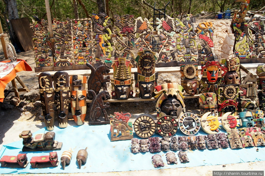 Сувениры для туристов в Чичен-Ице Чичен-Ица город майя, Мексика