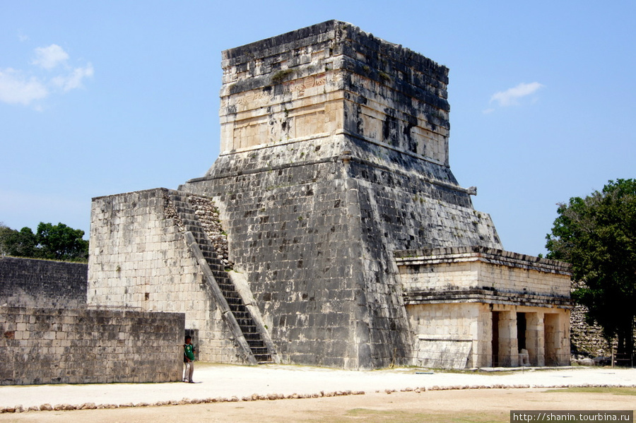 Храм ягуара в Чичен-Ице Чичен-Ица город майя, Мексика