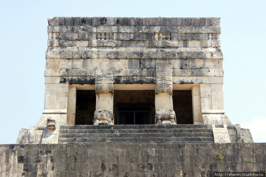 Храм Бородатого Старца в Чичен-Ице Чичен-Ица город майя, Мексика