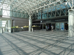Международный терминал имени Тома Брэдли — единственный приличный терминал аэропорта