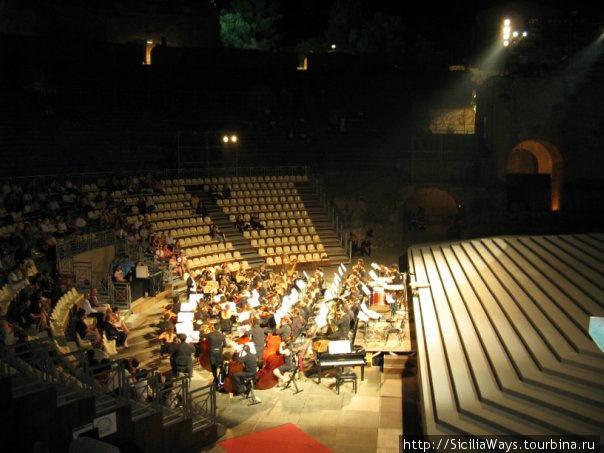 Античный театр Таормина, Италия