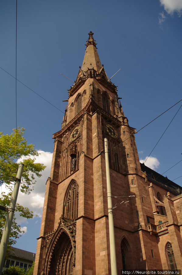 Карлсруэ - католическая церковь Св. Бернардуса Карлсруэ, Германия