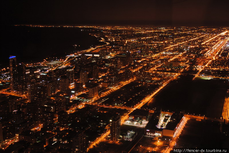 Ночной Чикаго с высоты ста этажей Чикаго, CША