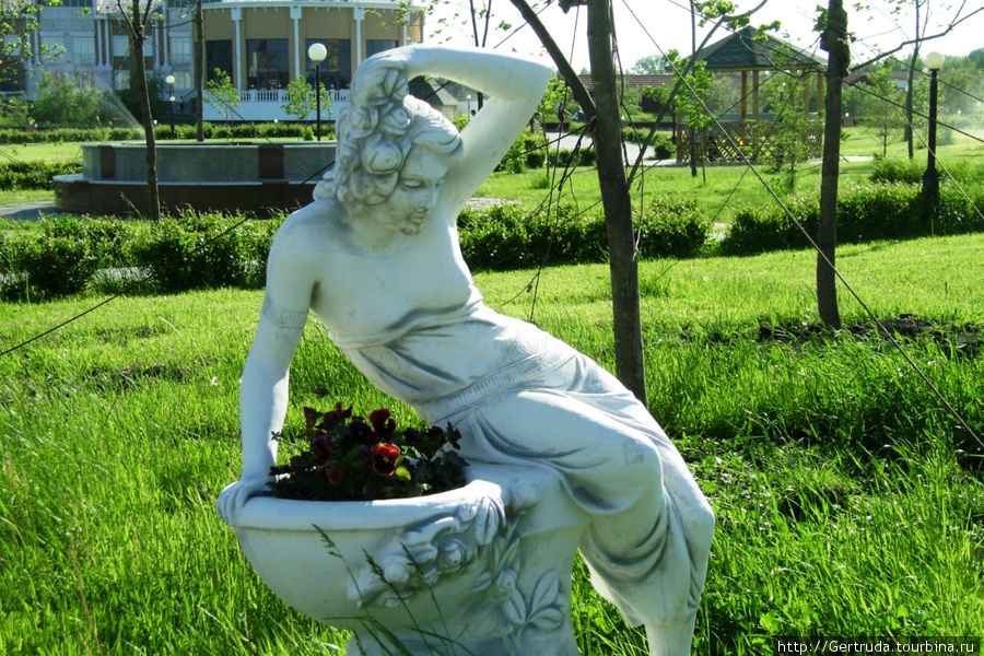 Еще одна парковая скульптура. Ульяновск, Россия