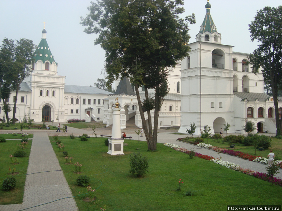 Кострома. На территории Ипатьевского монастыря. Кострома, Россия