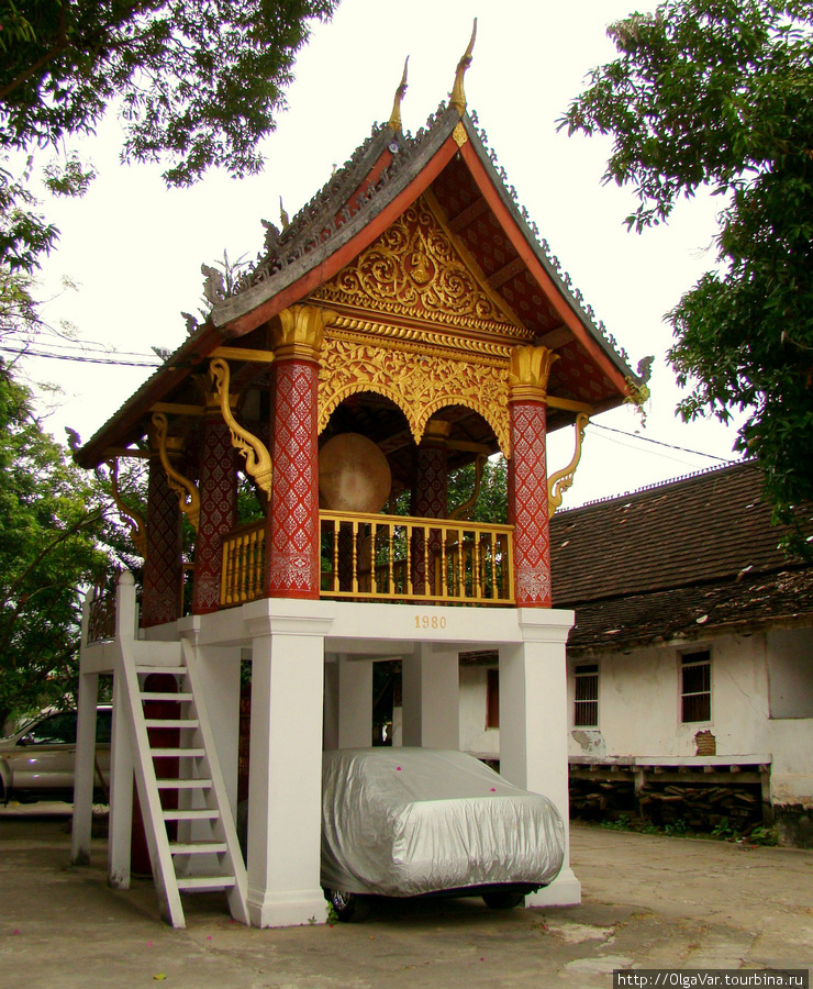 Гараж по-буддистски Луанг-Прабанг, Лаос