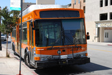 Автобусы в Лос-Анджелесе бывают двух типов. Оранжевые...
