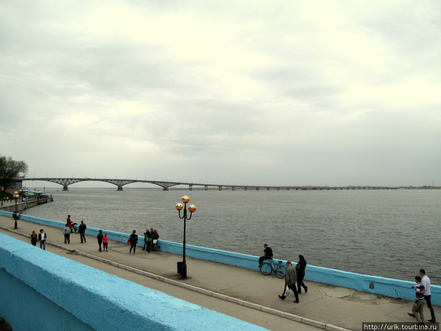 так вот выглядит мост — весь в кадр не поместился :) Саратов, Россия