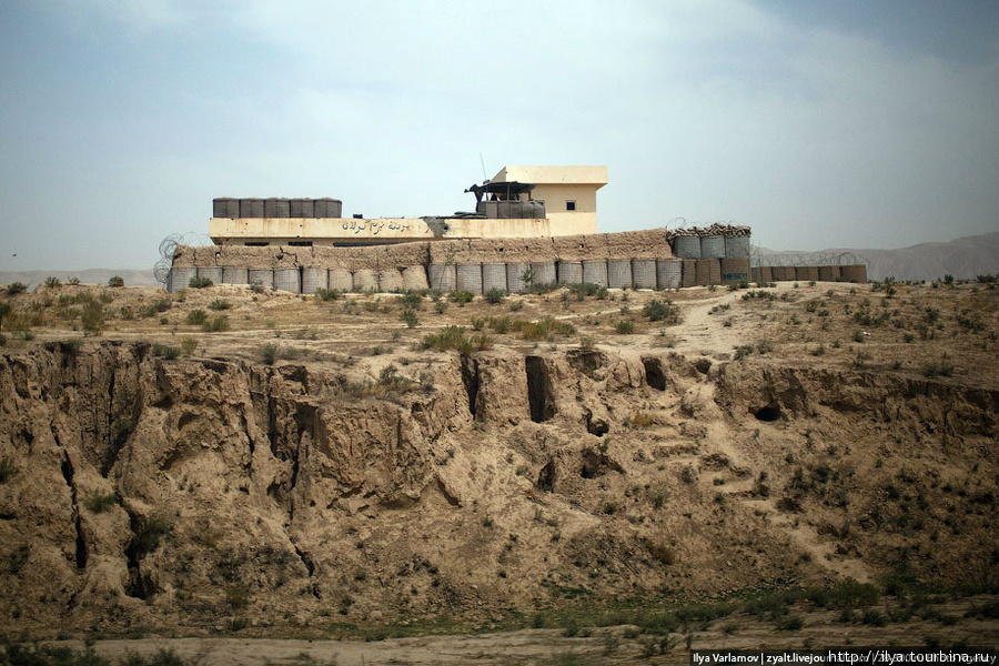Очередная крепость. Я их наснимал на целую книжку ;) Файзабад, Афганистан