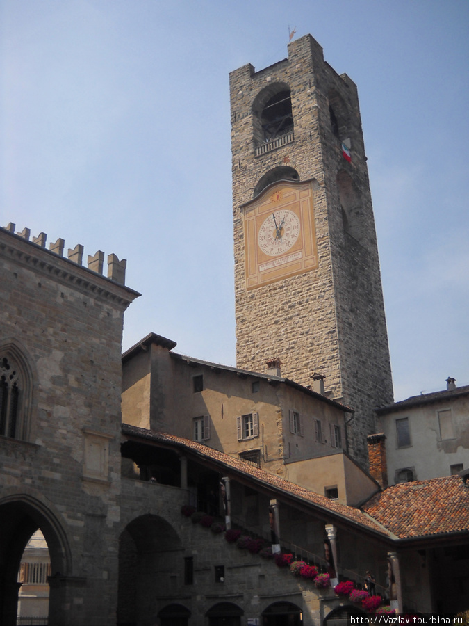 Башня комплекса Бергамо, Италия