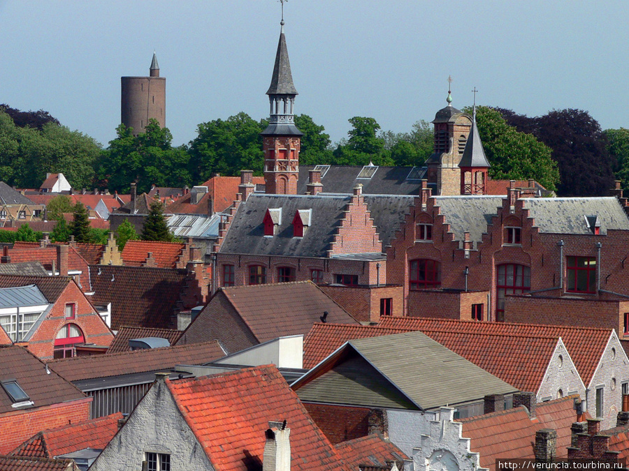 Вид на Брюгге с крыши пивоварни Брюгге, Бельгия