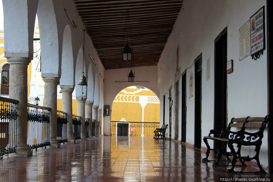 Мир без виз — 281. Францисканские церкви и монастыри Исамаль, Мексика