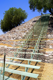 Лестница на Спиральную пирамиду