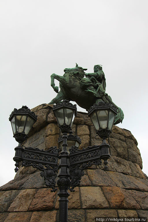 памятник Богдану Хмельницкому Киев, Украина