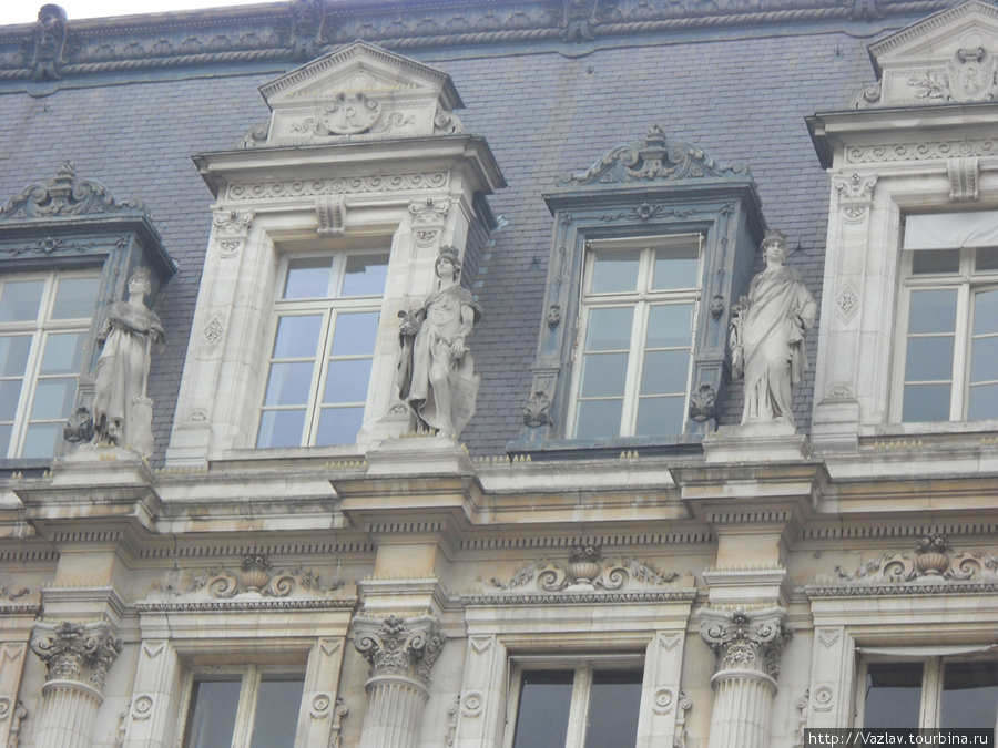 Череда декоративных элементов Париж, Франция
