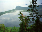 Слюдянские озера — вид сверху. Два живописных озера соединены перемычкой с Байкалом.