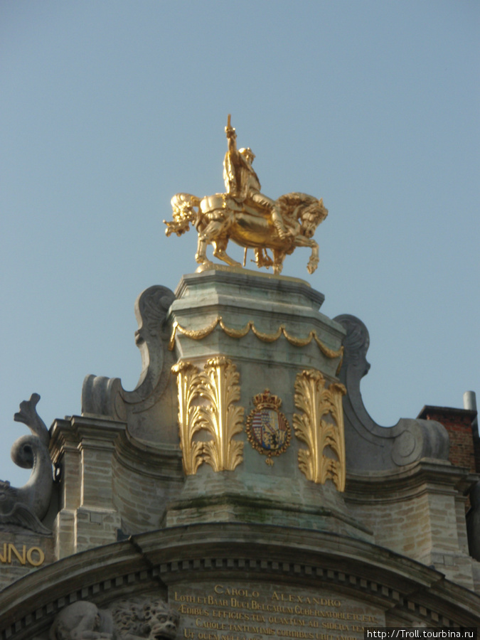 Наверху повергают демонов и драконов Брюссель, Бельгия