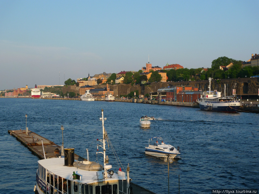 Виды с набережной Slussen Стокгольм, Швеция