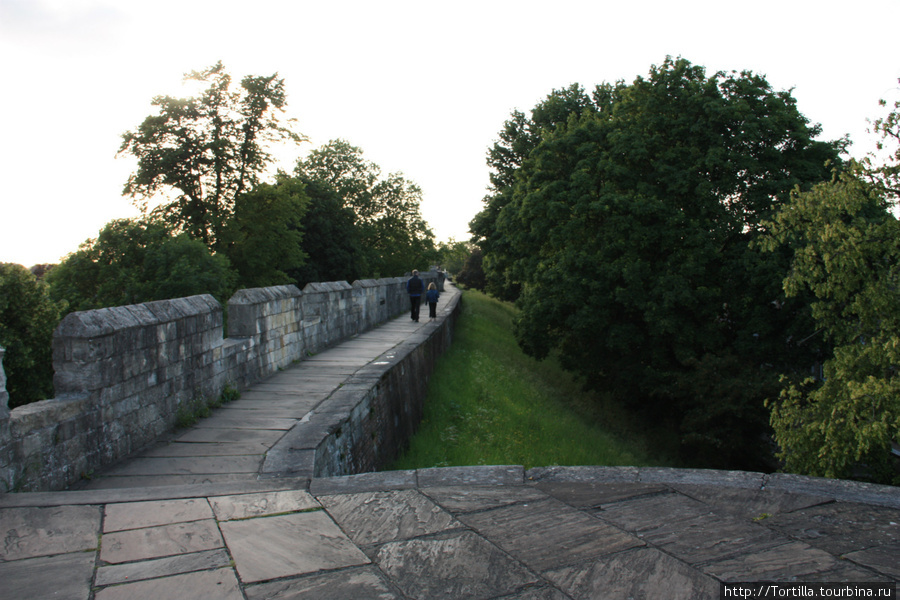 старые крепостные стены Йорк, Великобритания