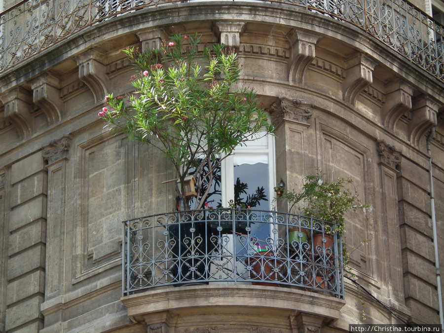 В общем, как вы уже поняли, балкончики и фонари — моя слабость :) Бордо, Франция