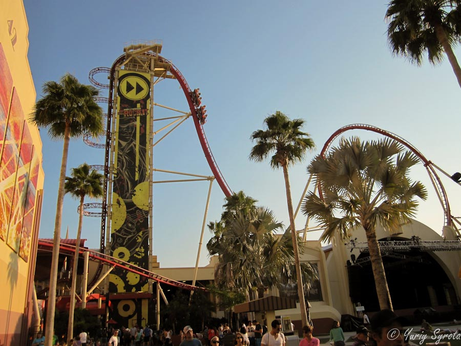 Американские горки: Hollywood Rip Ride Rockit в Юнивёрсал Орландо, CША