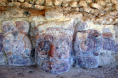 Каменные маски в храме больших каменных масок в Едзне