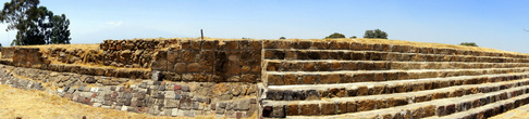 Основание храма на площади в Шочитекатле