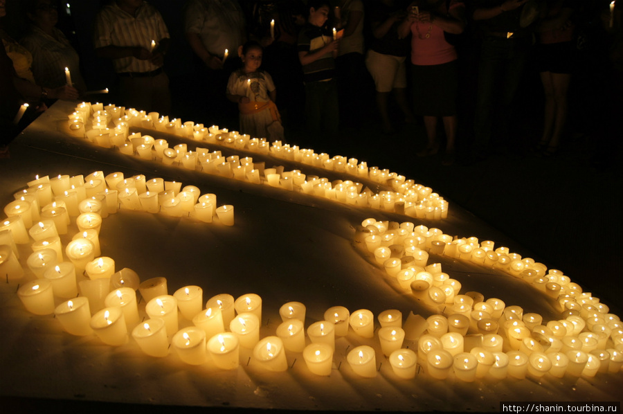 Шестьдесят минут без электрического света — акция активистов экологических движений в Кампече Кампече, Мексика