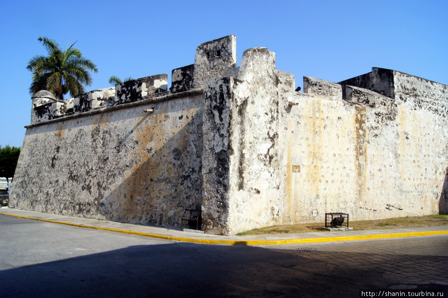Форт на берегу Кампече, Мексика