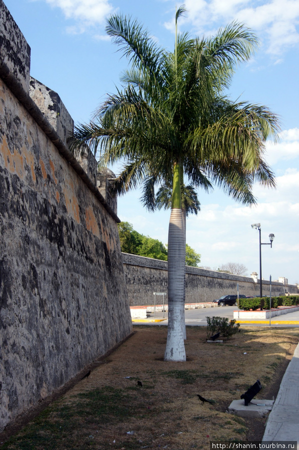 Крепостная стена в КАмпече Кампече, Мексика