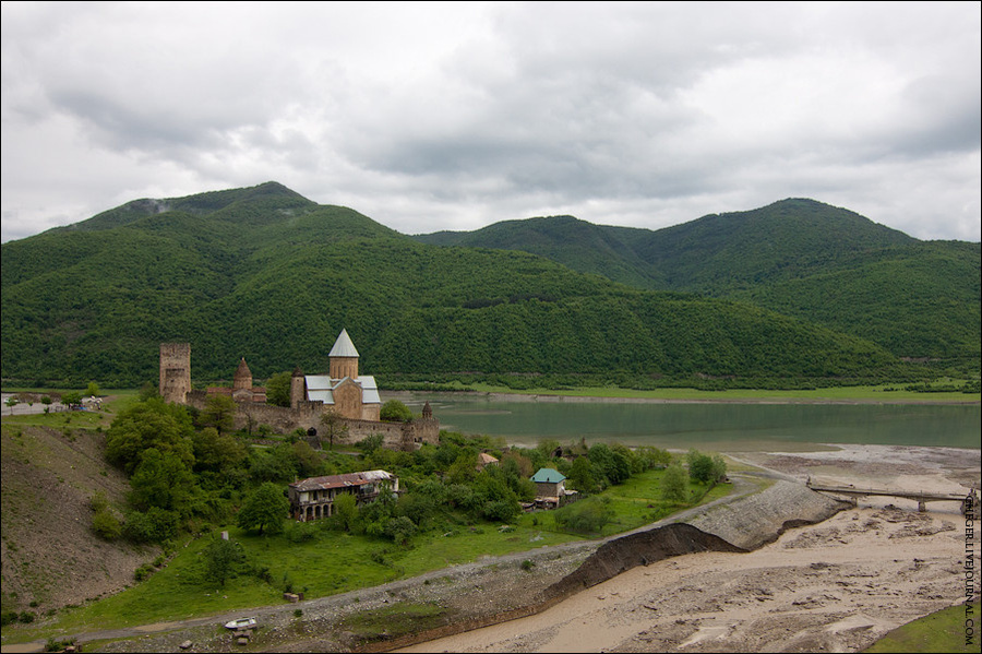 Крепость Ананури Ананури, Грузия