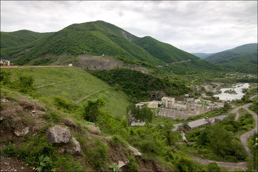 Плотина на Арагви недалеко от Ананури Ананури, Грузия