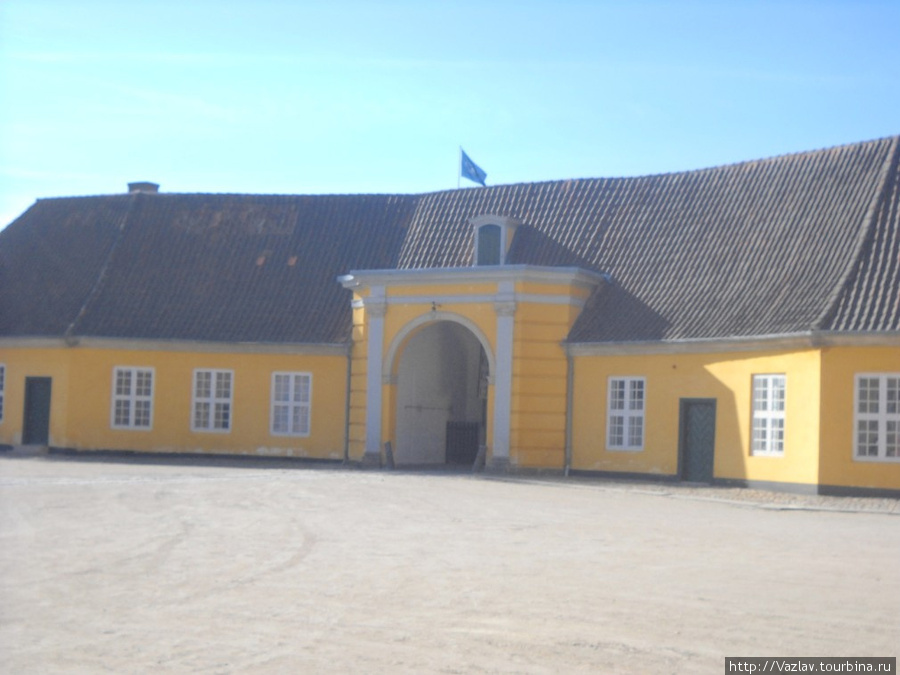 Внутренний дворик королевского дворца Роскильде, Дания