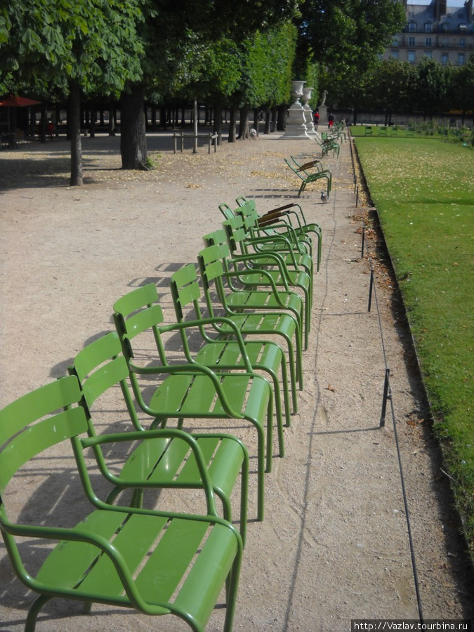 Ряды стульев Париж, Франция