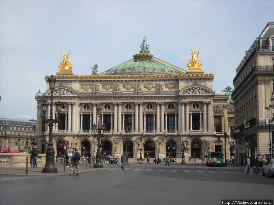 Классический вид на здание Париж, Франция