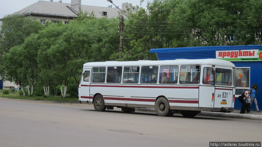древний ЛиАЗ-677 на остановке в Арзамасе Арзамас, Россия