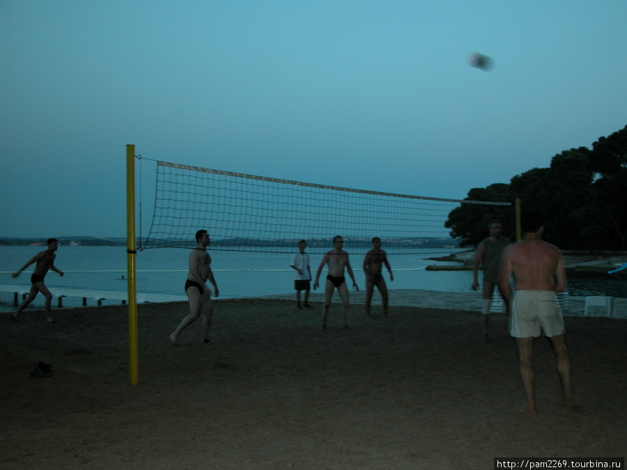 спорт и отдых на пляже Большой Бриун, Хорватия