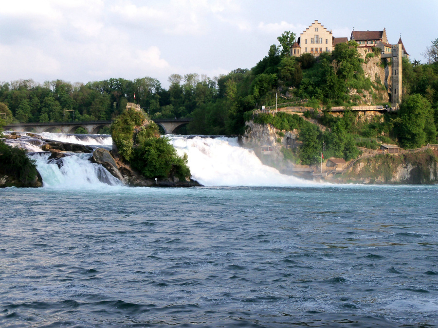 Водопад на Рейне Кантон Шаффгаузен, Швейцария